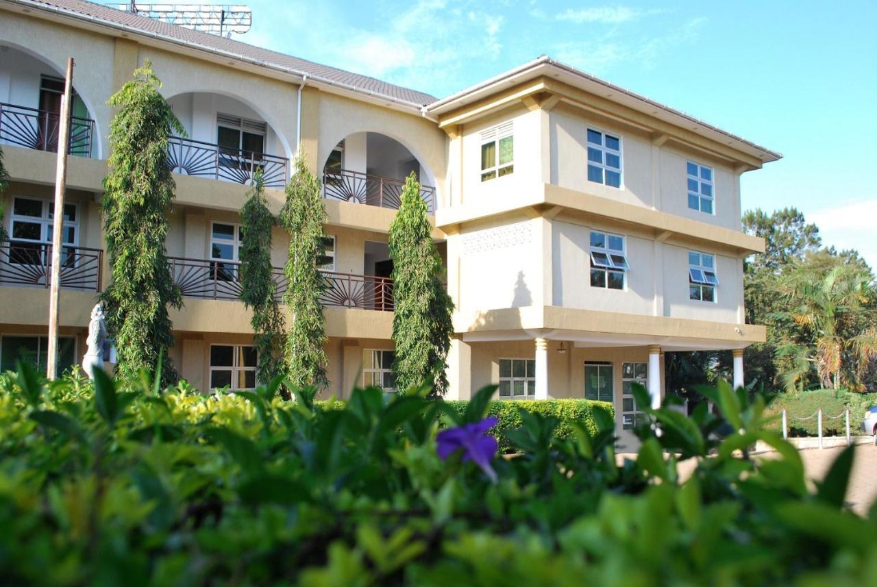 Garden Courts Hotel Masaka Dış mekan fotoğraf