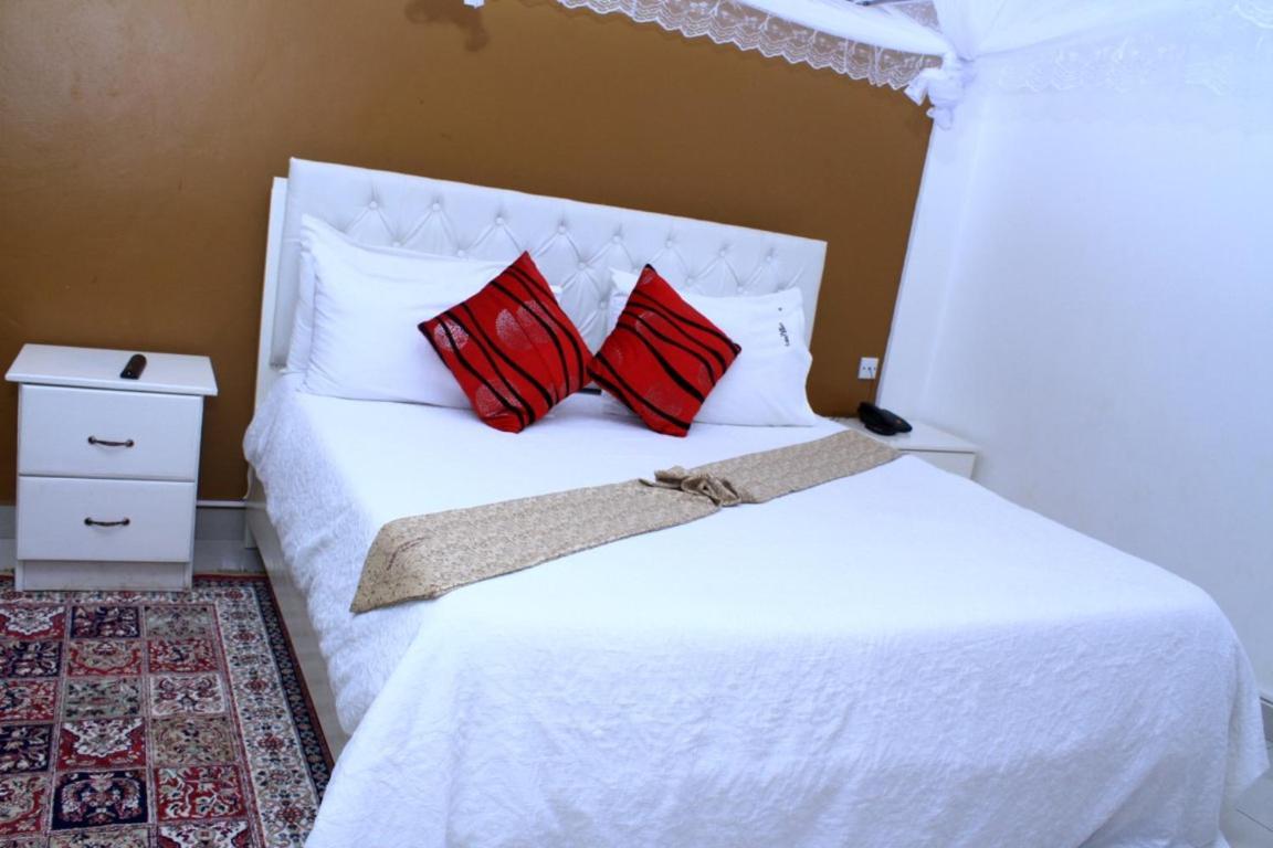 Garden Courts Hotel Masaka Dış mekan fotoğraf