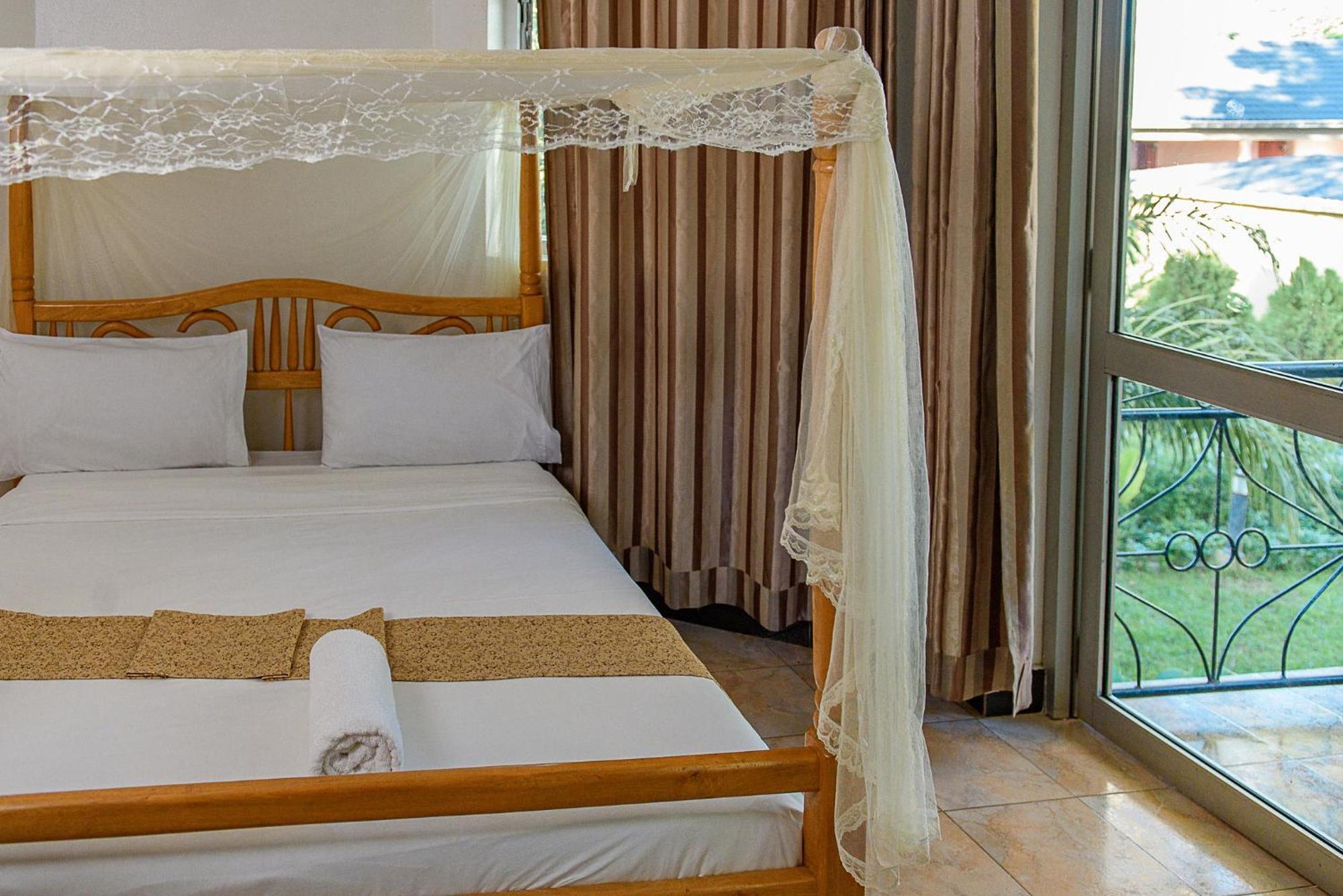 Garden Courts Hotel Masaka Dış mekan fotoğraf